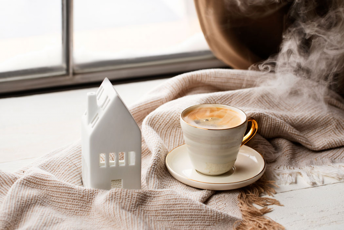 <a href="https://ru.freepik.com/free-photo/white-house-coffee-cup-arrangement-high-angle_33068196.htm#fromView=search&page=1&position=0&uuid=78bbd849-1731-49a0-9fd7-2159f3bb30eb&query=%D0%BA%D0%BE%D1%84%D0%B5+%D0%B4%D0%BE%D0%BC%D0%B0">Изображение от freepik</a>