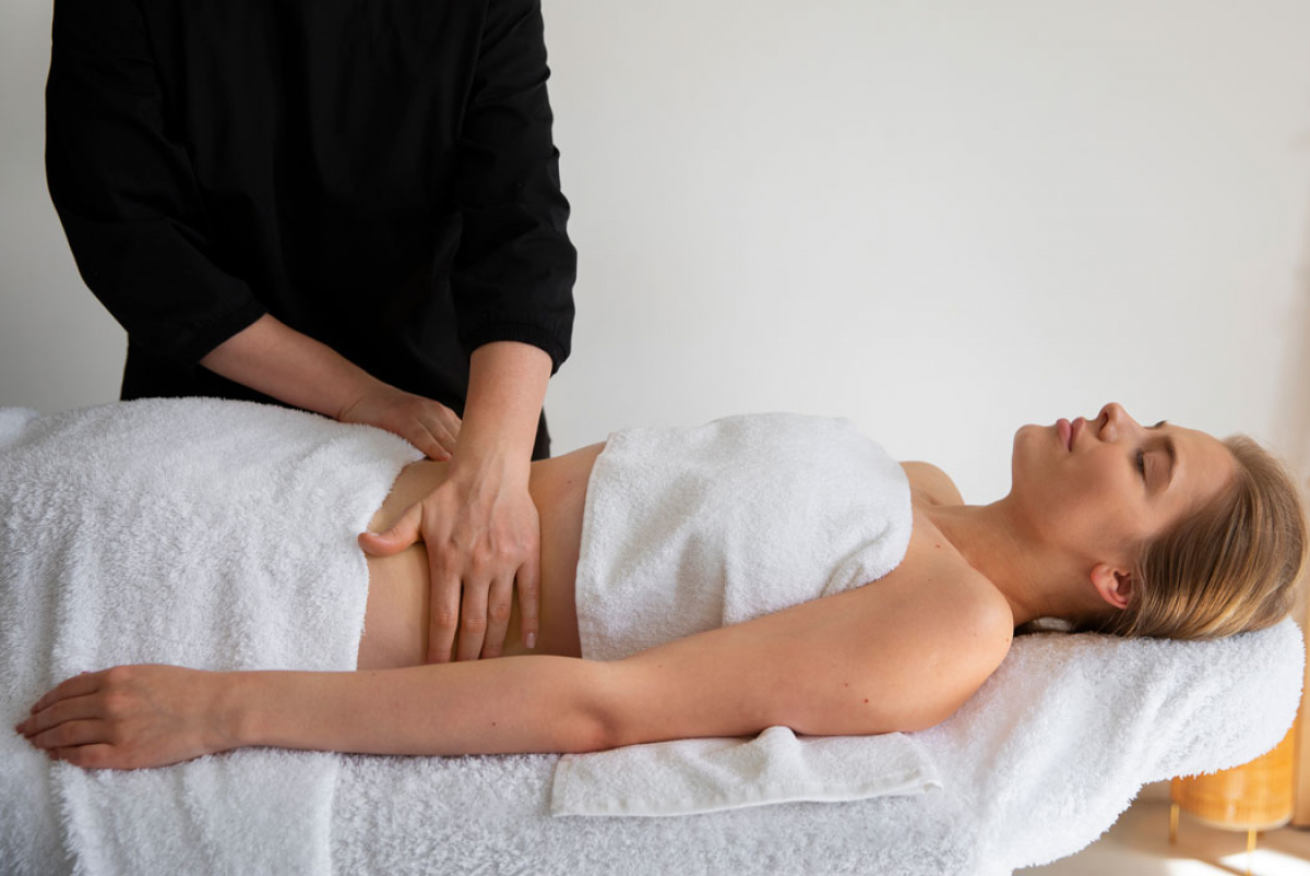 <a href="https://ru.freepik.com/free-photo/person-receiving-professional-massage_44595525.htm#fromView=search&page=1&position=2&uuid=1e434000-37e3-47ad-a663-96d7e55cf2f0&query=%D0%BA%D0%BE%D1%80%D1%80%D0%B5%D0%BA%D1%86%D0%B8%D1%8F+%D1%84%D0%B8%D0%B3%D1%83%D1%80%D1%8B+%D0%BC%D0%B0%D1%81%D1%81%D0%B0%D0%B6">Изображение от pikisuperstar на Freepik</a>