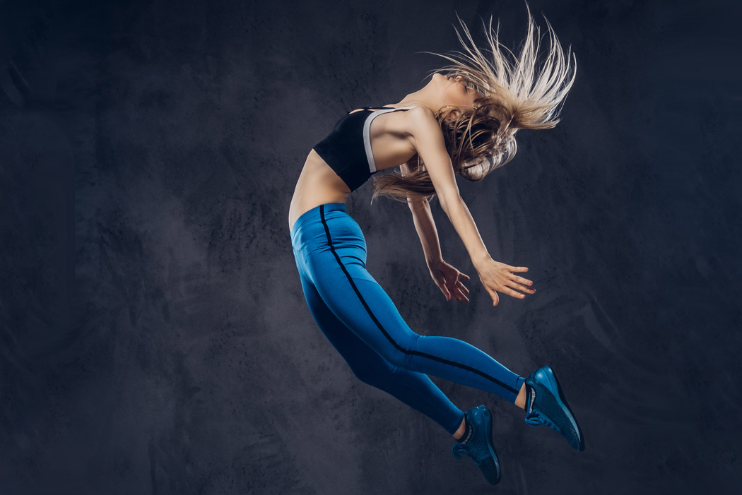 <a href="https://ru.freepik.com/free-photo/young-blonde-ballerina-in-sportswear-dances-and-jumps-in-a-studio-isolated-on-a-dark-background_27481255.htm#fromView=search&page=1&position=52&uuid=af863926-11d9-46d0-9e80-a53307e38c49">Изображение от fxquadro</a> на Freepik