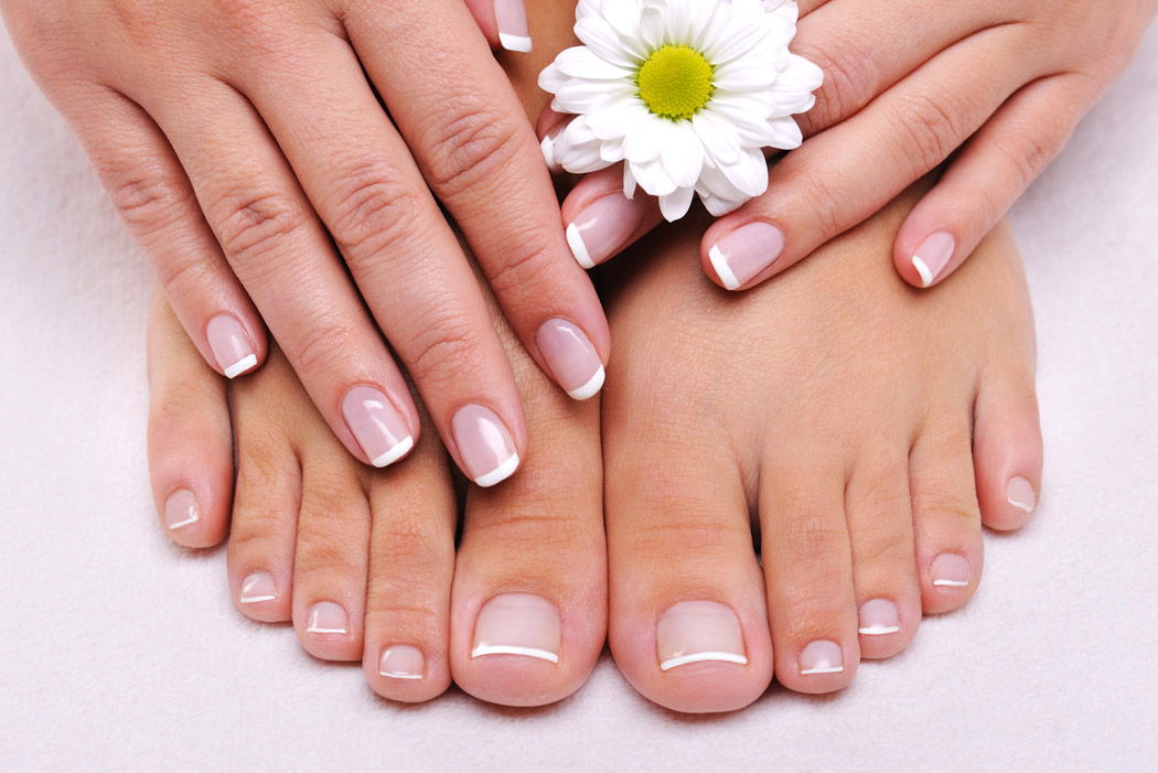 <a href="https://ru.freepik.com/free-photo/skincare-of-a-beauty-female-feet-with-camomile-s-flower_10223169.htm#query=%D1%84%D1%80%D0%B5%D0%BD%D1%87&position=2&from_view=search&track=sph&uuid=0db0fd59-3c60-41cb-9187-b6241fe7759a">Изображение от valuavitaly</a> на Freepik