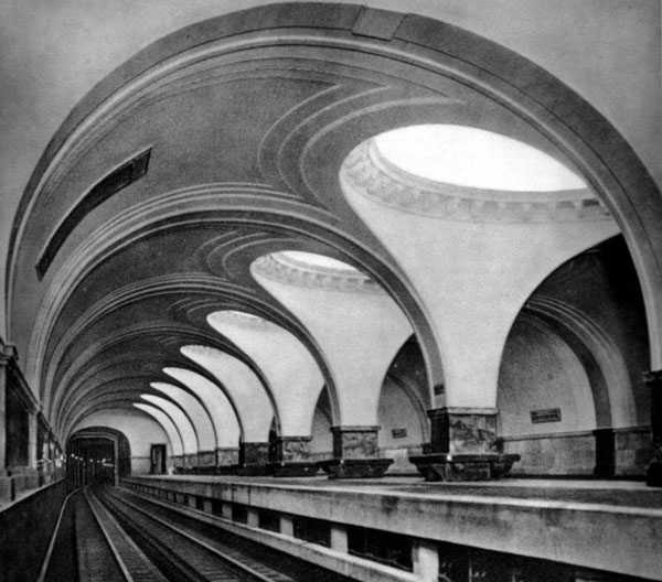  Перрон станции «Сокол». Снимок сделан между 1940-1945 годами